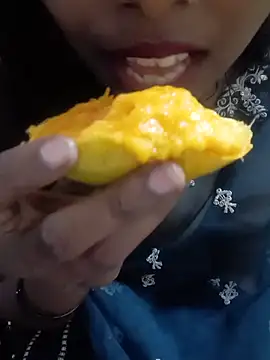 Sexy-Zeenat online show from June 12, 7:49 am