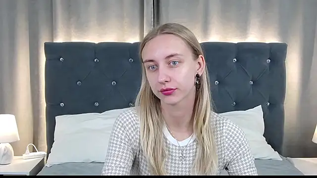 LirienVexx online show from July 19, 4:48 am