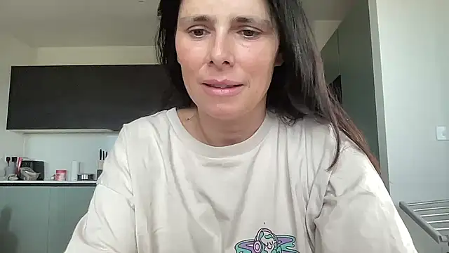 JadeLucy online show from July 3, 8:09 am