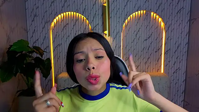 samantha tx  online show from June 18, 3:19 am