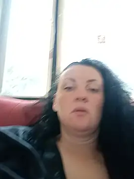 -LuluBerry- online show from June 5, 6:52 am