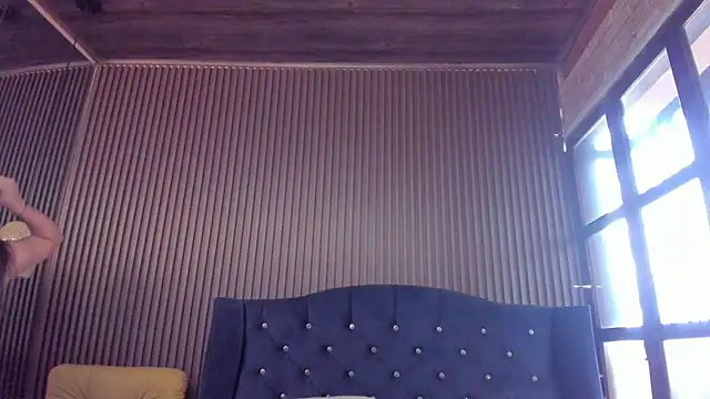 Chloe Belll online show from July 16, 3:05 pm