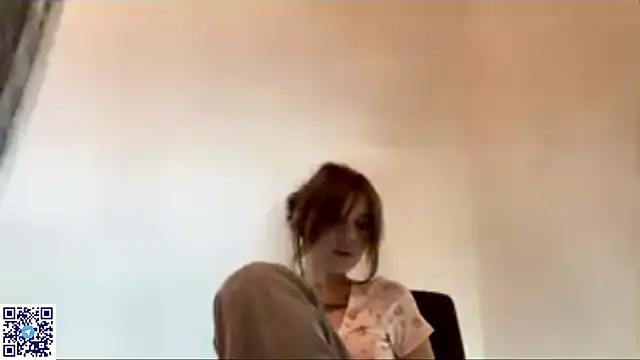 Linecutie online show from July 31, 5:36 pm