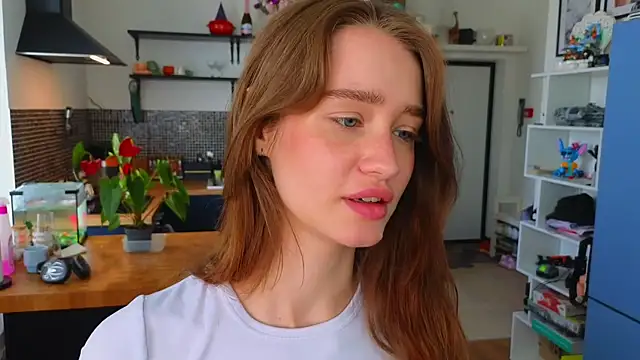 AliviaWithLove online show from June 24, 8:35 am