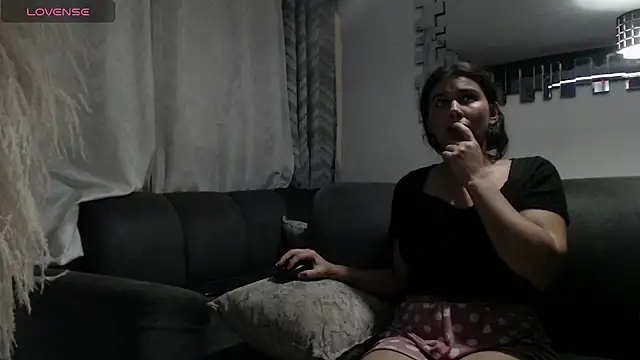lily 202 online show from June 18, 9:14 am