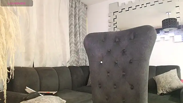 lily 202 online show from July 4, 6:53 am