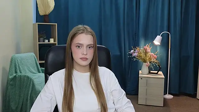 CierraWilkerson online show from June 7, 11:50 am