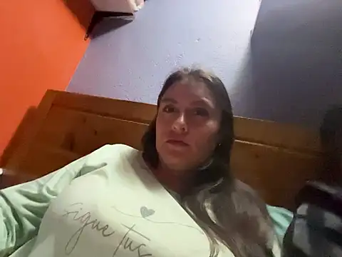Juliana9925 online show from June 8, 3:29 am