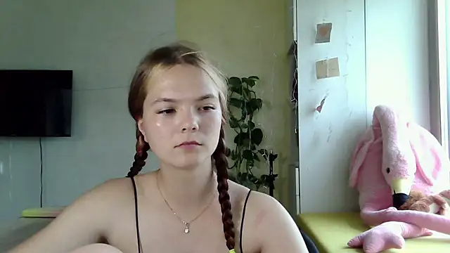 AvrilGillig online show from July 10, 1:44 pm