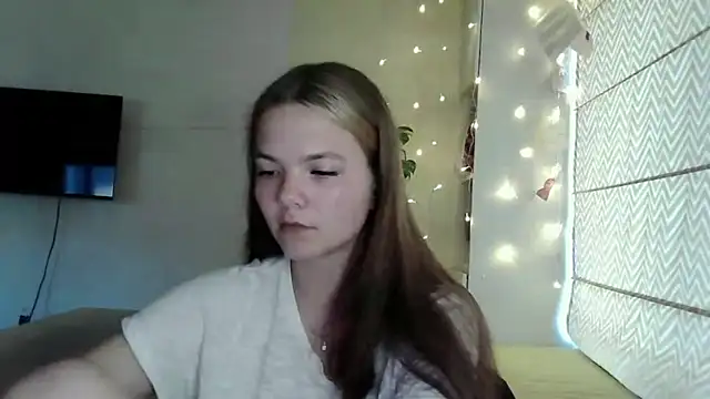 AvrilGillig online show from June 30, 3:11 pm