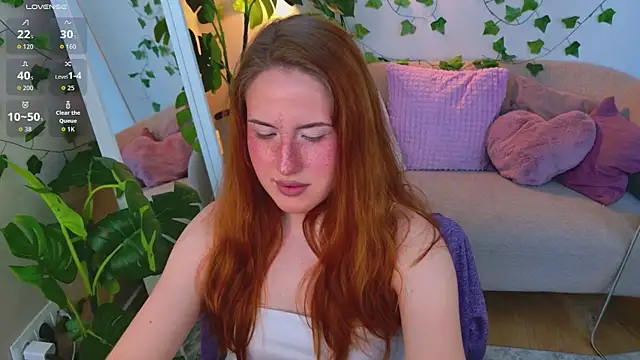 ChloeAster online show from August 4, 7:03 am