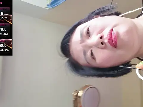 YIYI-queen online show from June 8, 7:31 am