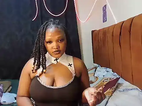 PrettyNyra online show from July 13, 7:47 pm