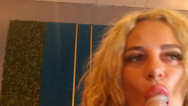 ElviraZoi online show from July 1, 6:24 am