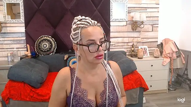 ElviraZoi online show from July 23, 6:54 am