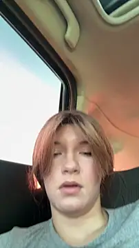girl-Emily online show from June 18, 4:47 am