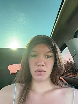 girl-Emily online show from June 29, 4:41 am