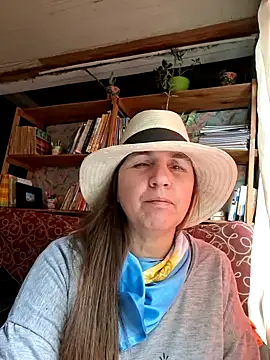Almaradiante online show from July 15, 6:01 pm