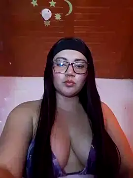 litle hot online show from June 16, 10:33 pm