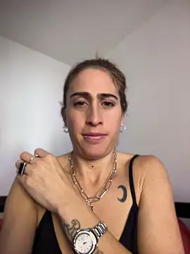 NicoleWilder online show from July 6, 2:33 pm
