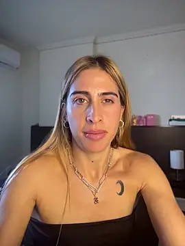 NicoleWilder online show from July 18, 6:10 pm