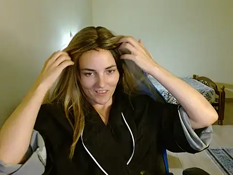 OliviaTheS online show from July 4, 8:05 pm