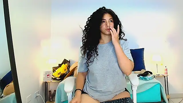Isabella Sophia19 online show from July 21, 3:18 am