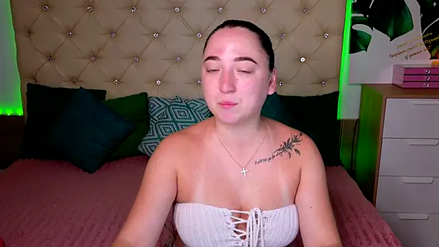 AVA MAXIMUS online show from July 14, 4:50 am