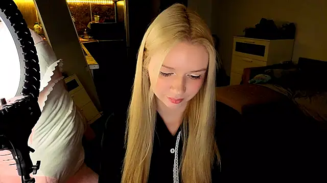 viyy online show from July 28, 8:52 pm