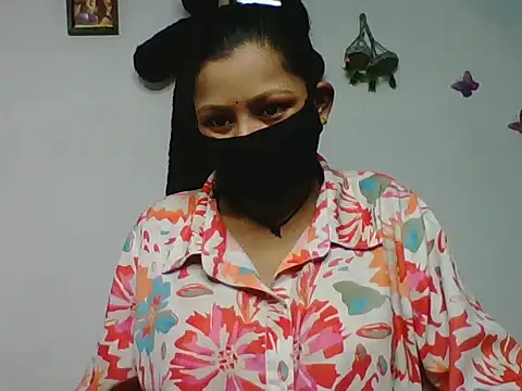 RADHIKA SINGH8 online show from June 19, 3:37 pm