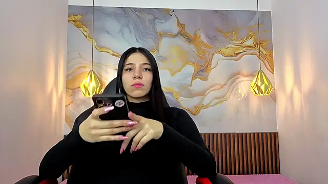MadissonLewis1 online show from July 30, 2:40 pm