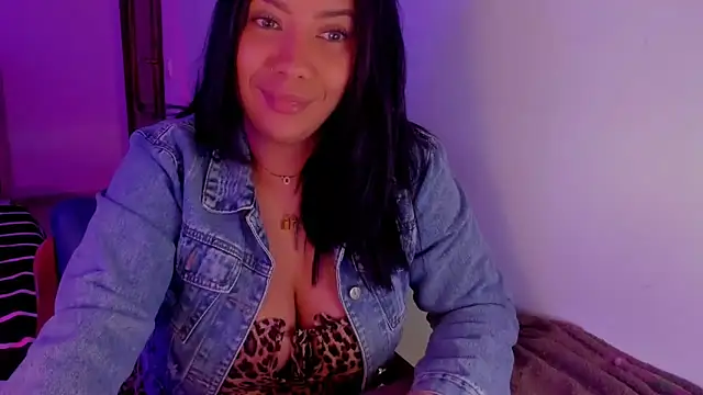 NicolePasqualott online show from April 12, 8:11 pm