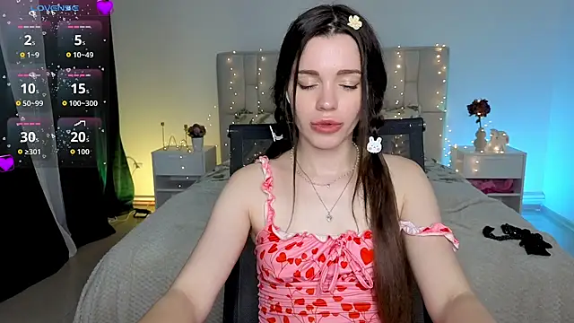 Little cuti1e online show from June 24, 12:26 pm