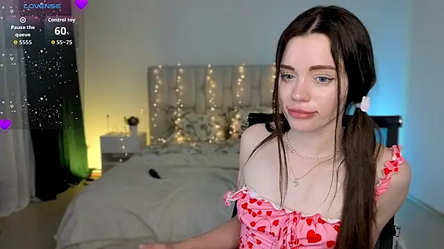 Little cuti1e online show from June 23, 12:25 pm