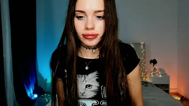 Little cuti1e online show from July 23, 10:23 am