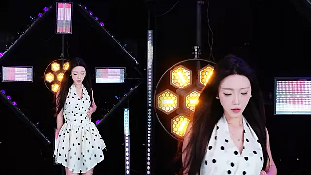 Alice-520 online show from July 22, 11:00 am