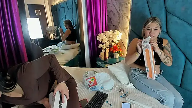 Samy Bitch online show from August 3, 2:12 pm