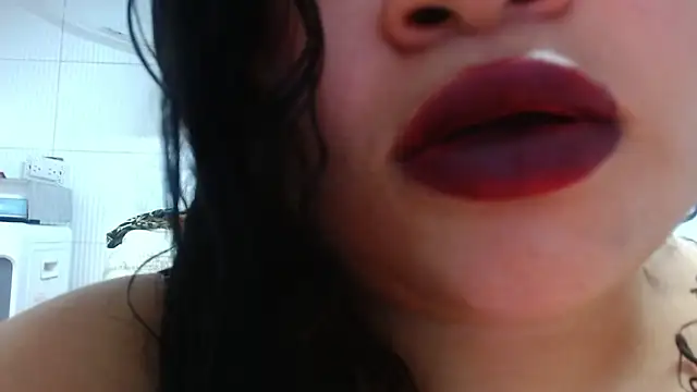 KellyShibary online show from July 1, 7:57 pm