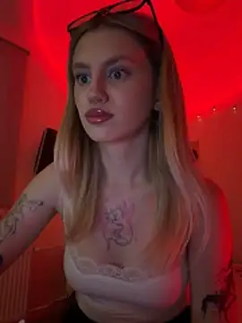 blondiedoll online show from June 22, 9:12 pm