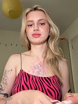 blondiedoll online show from July 28, 12:48 pm