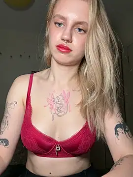 blondiedoll online show from July 28, 6:20 pm