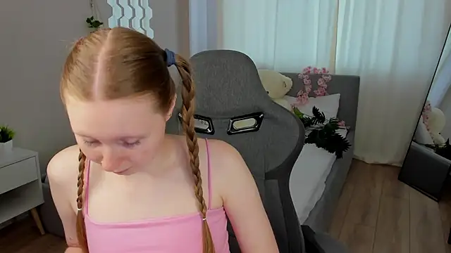 LiliTiny online show from July 25, 2:18 am