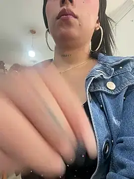 LilacNoir online show from August 3, 4:01 pm