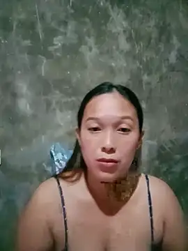 urwomaninlove online show from July 8, 3:52 am