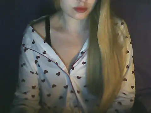 Corilyn online show from July 25, 8:16 pm