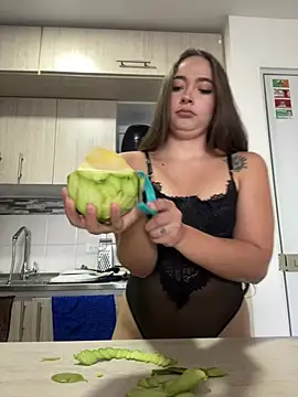 mia bornner online show from August 9, 6:33 pm