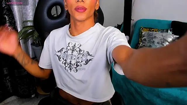 katiee11 online show from July 27, 2:41 am