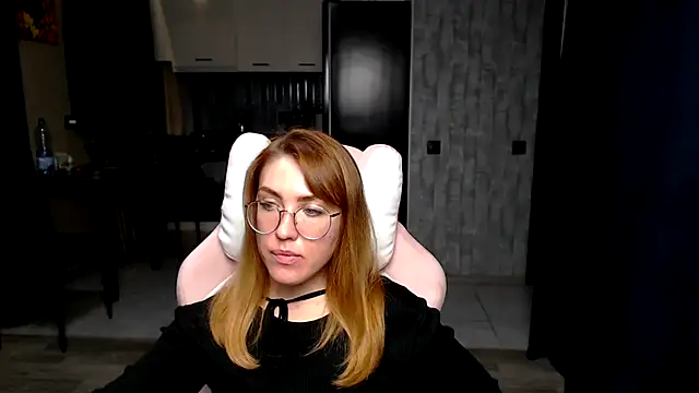 Reginasmilee online show from November 17, 11:00 am