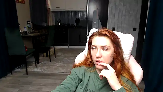 Reginasmilee online show from April 9, 5:21 am