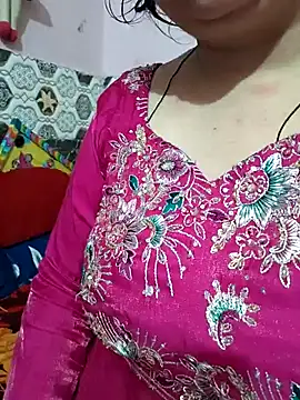 Maya-Love-69 online show from July 2, 12:00 pm